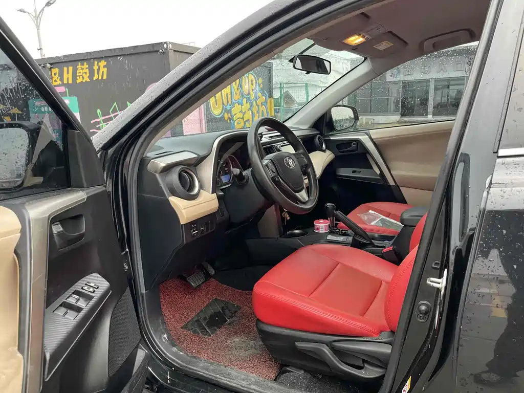TOYOTA RAV4 RONGFANG 2015