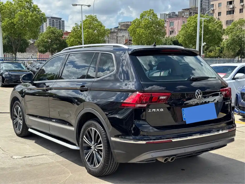 VOLKSWAGEN TIGUAN L 2021