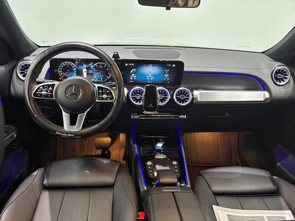 MERCEDES BENZ GLB 2023