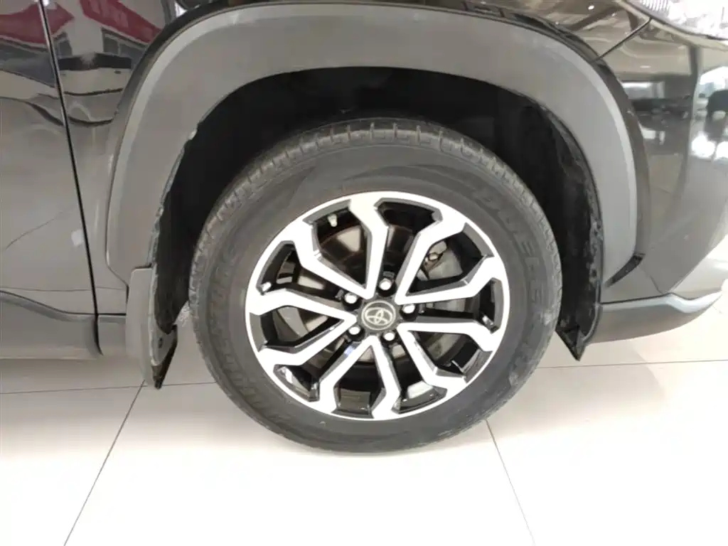 TOYOTA FRONTLANDER 2023