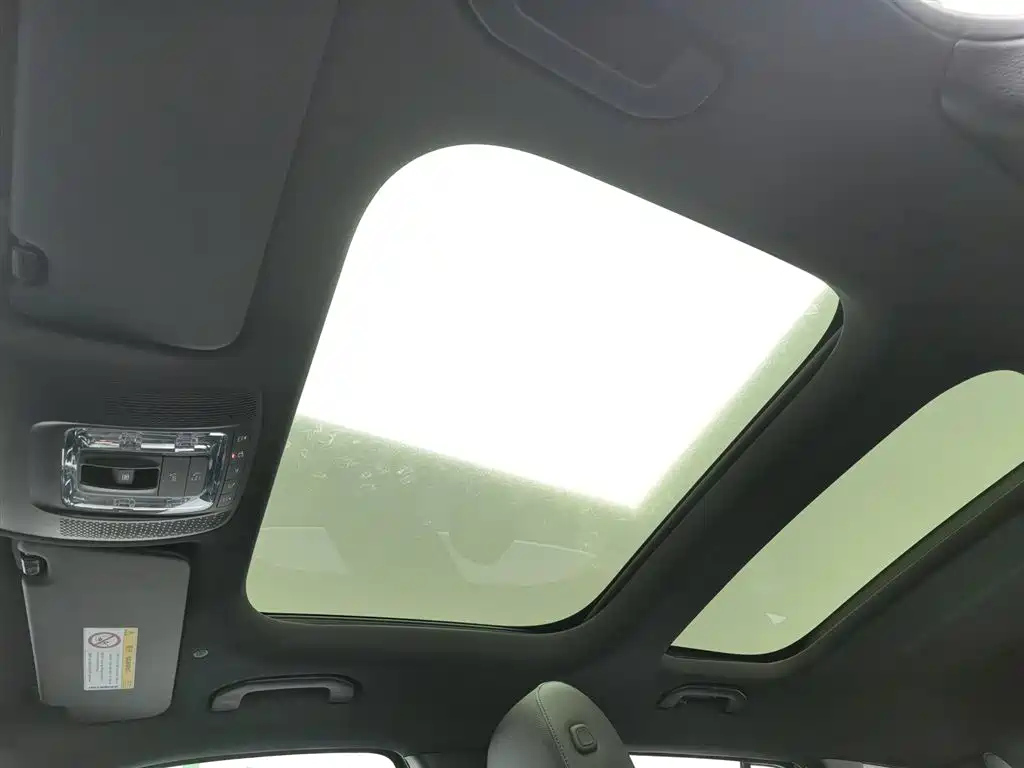 MERCEDES BENZ GLB 2023