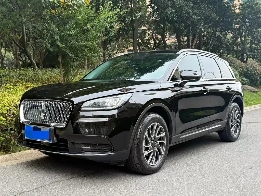 LINCOLN ADVENTURER 2021