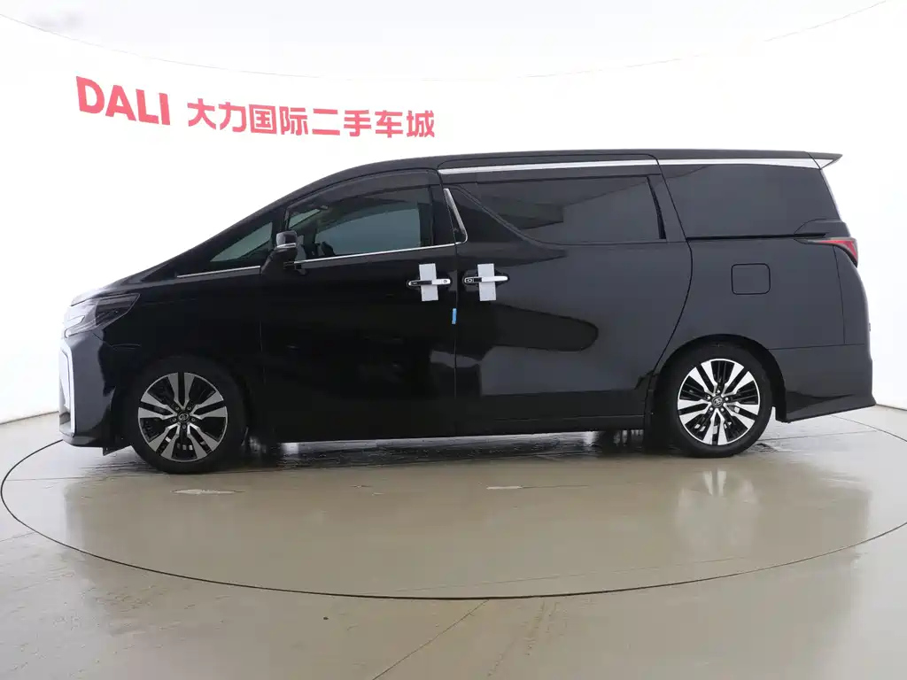 TOYOTA ALPHARD 2018