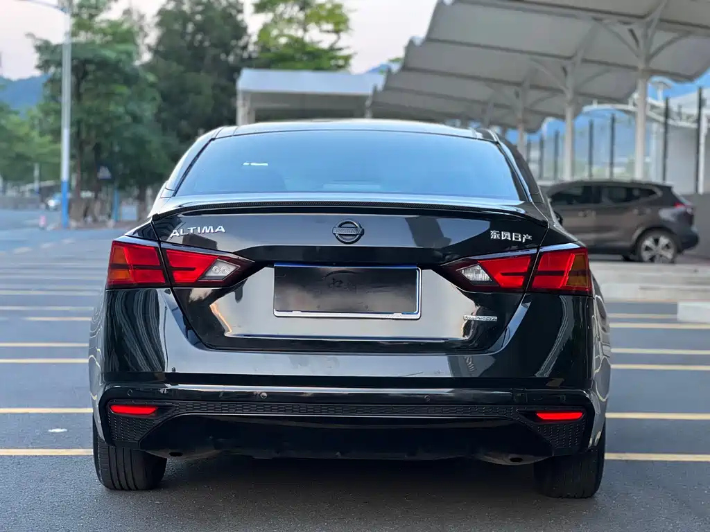 NISSAN TEANA 2019