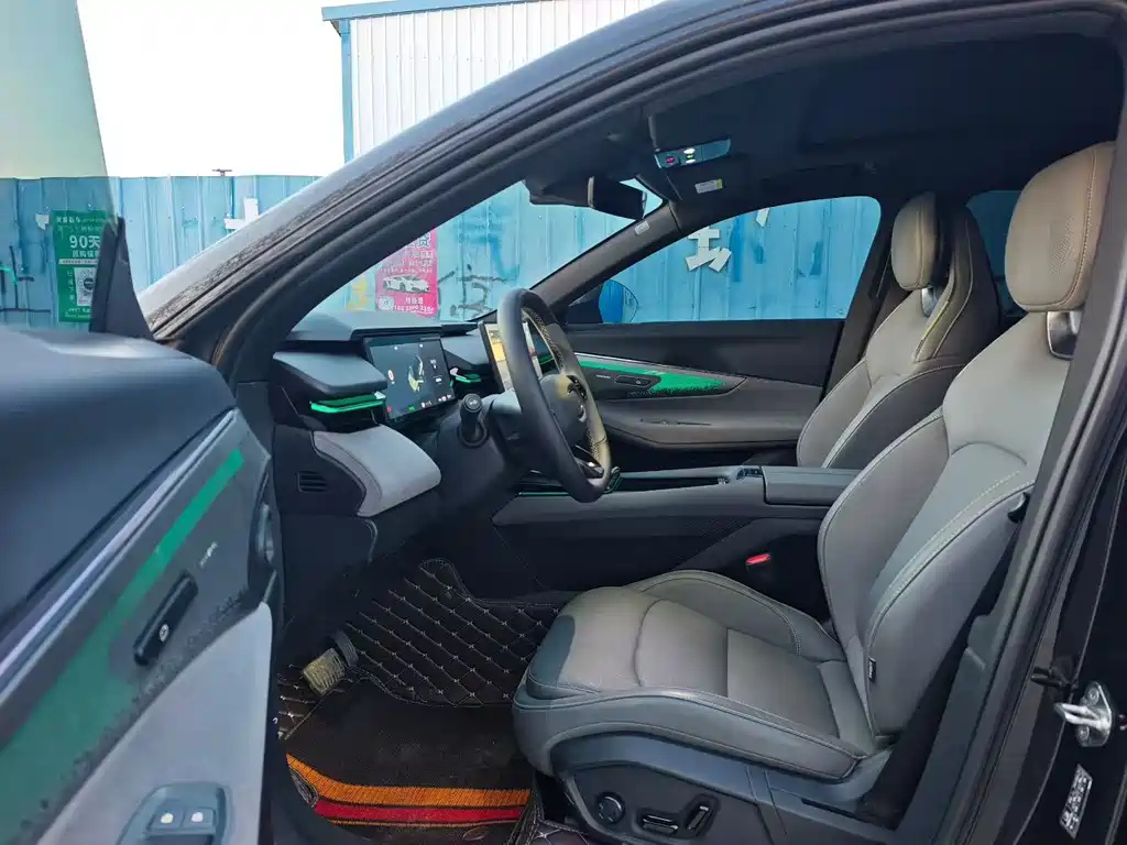 LYNK&CO 08 NEW ENERGY 2024