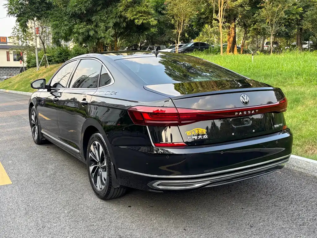 VOLKSWAGEN PASSAT 2022