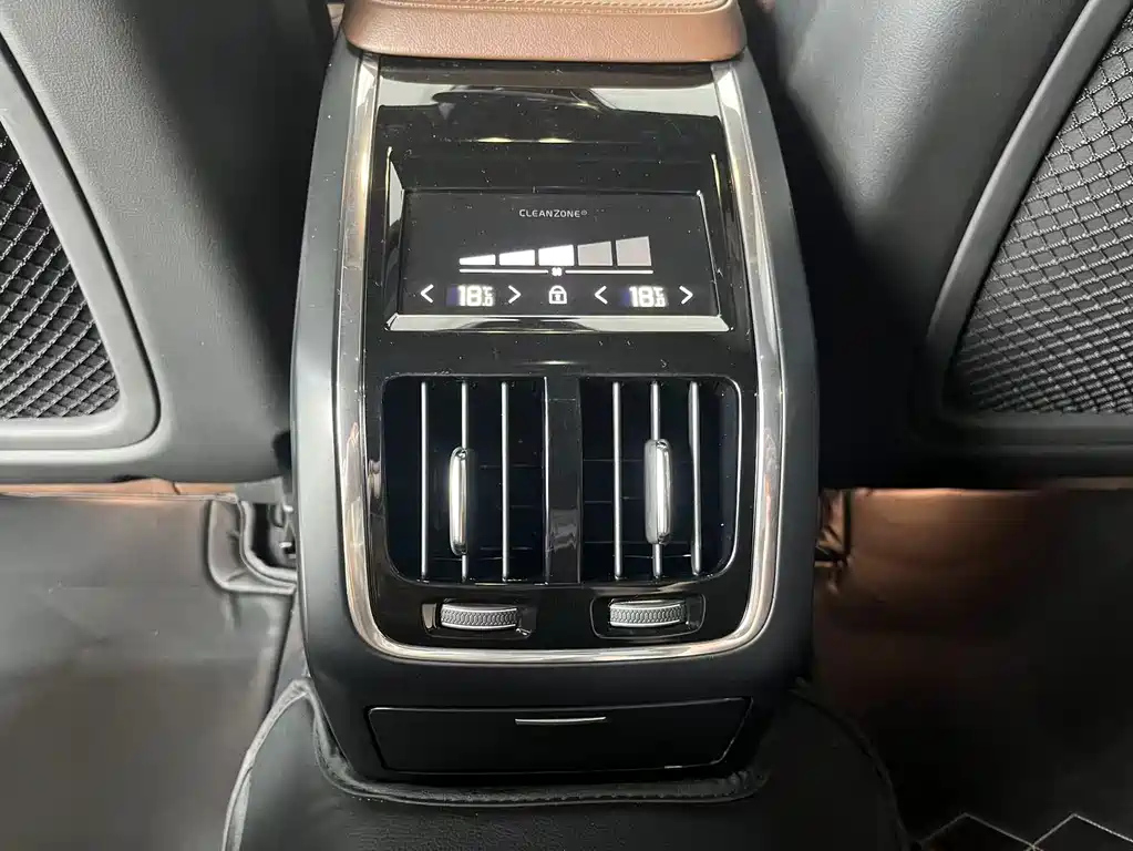 VOLVO S90 2024