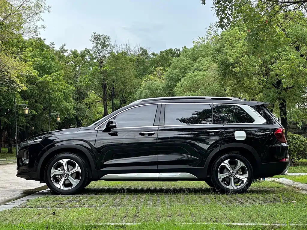 HYUNDAI SANTAFE 2020