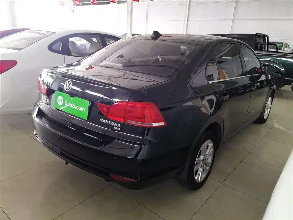 VOLKSWAGEN SANTANA 2017