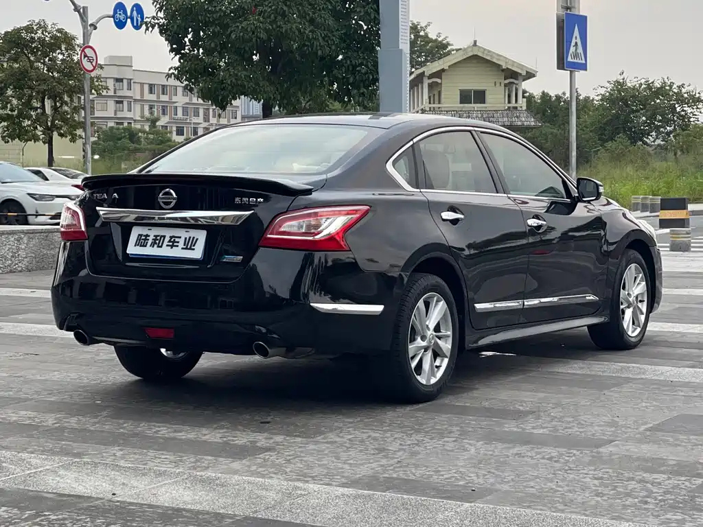 NISSAN TEANA 2016
