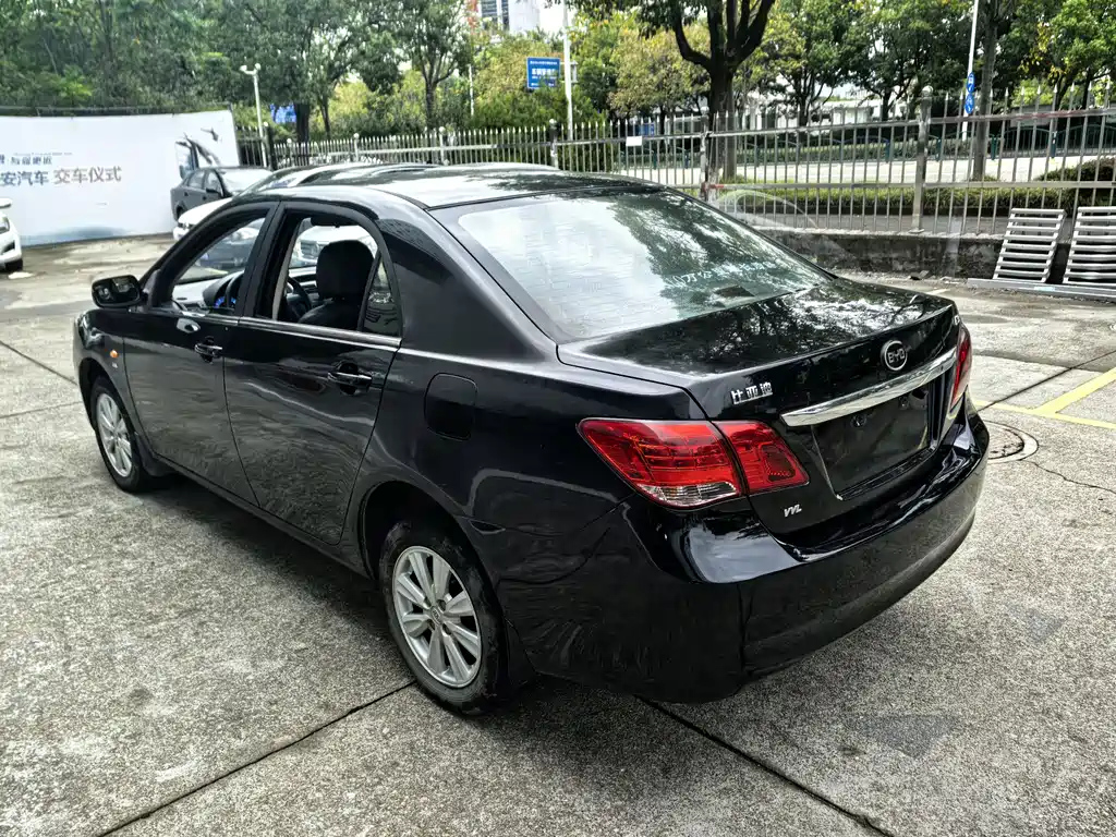 BYD L3 2015