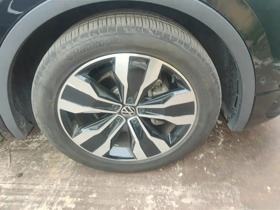 VOLKSWAGEN TIGUAN L 2023