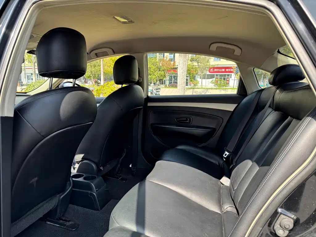 NISSAN SYLPHY 2019