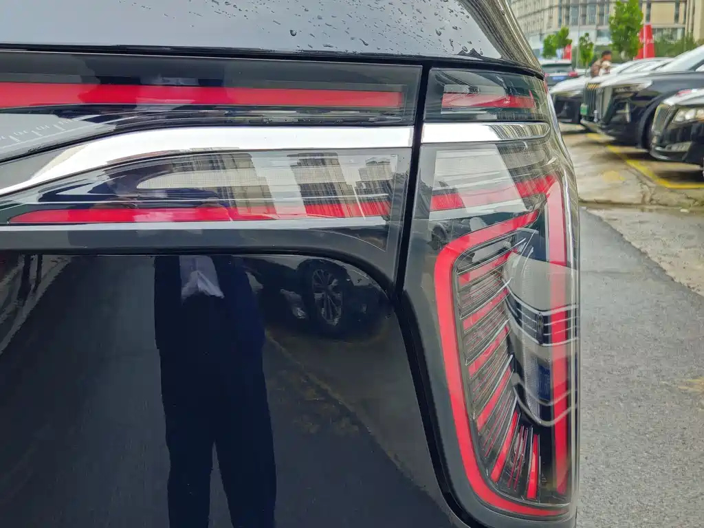 HONGQI HQ9 2023