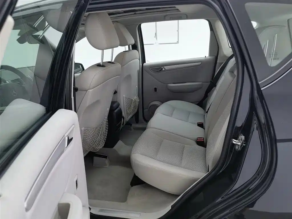 MERCEDES BENZ A-CLASS IMPORT 2011