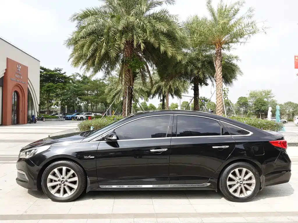 HYUNDAI SONATA 2016