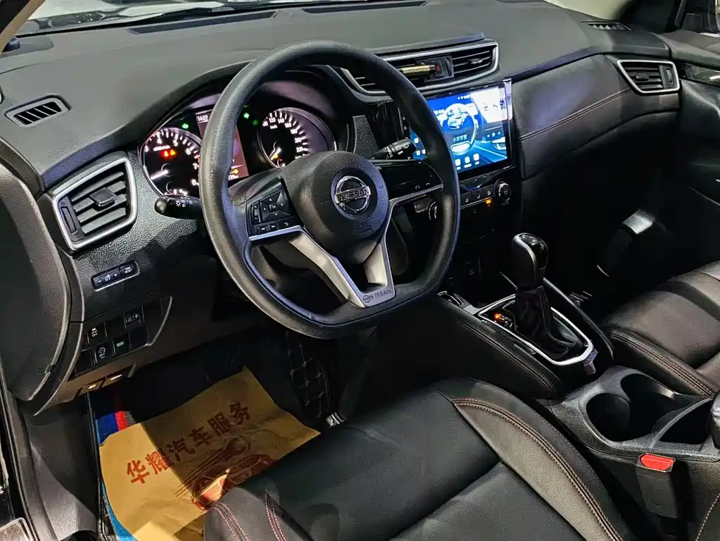 NISSAN QASHQAI 2019