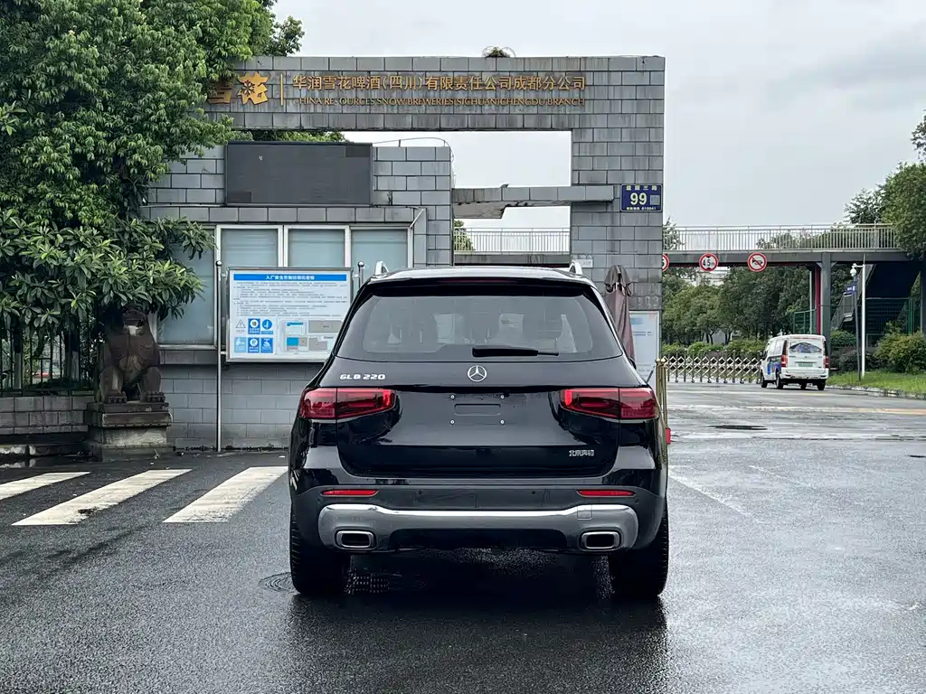 MERCEDES BENZ GLB 2024