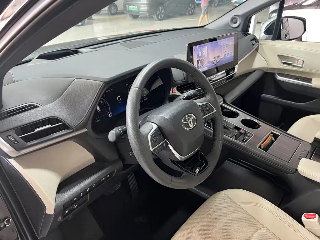 TOYOTA SIENNA SIENNA 2024