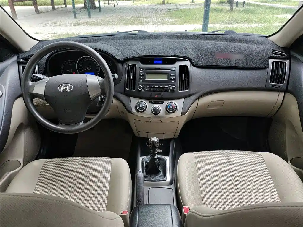 HYUNDAI CELESTA 2011