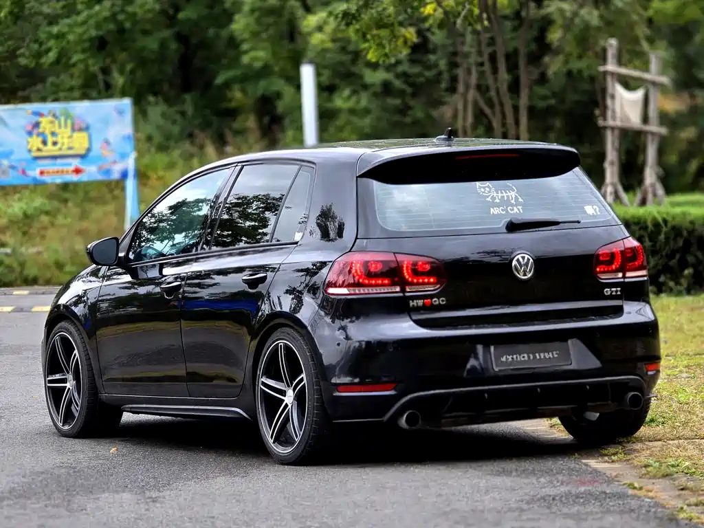 VOLKSWAGEN GOLF GTI 2012