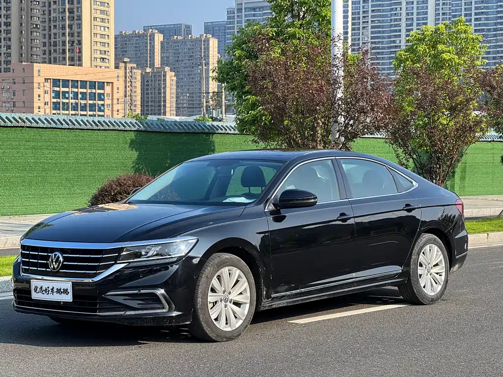 VOLKSWAGEN PASSAT 2021
