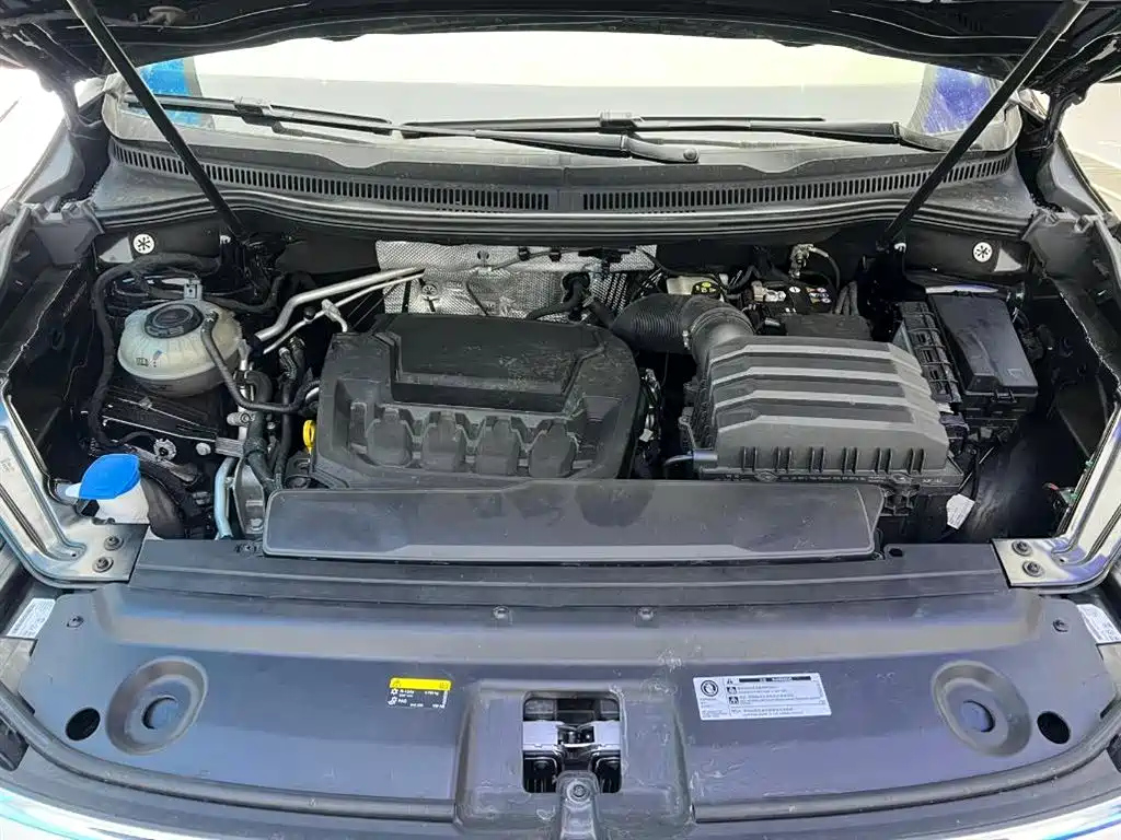 VOLKSWAGEN VILORAN 2024