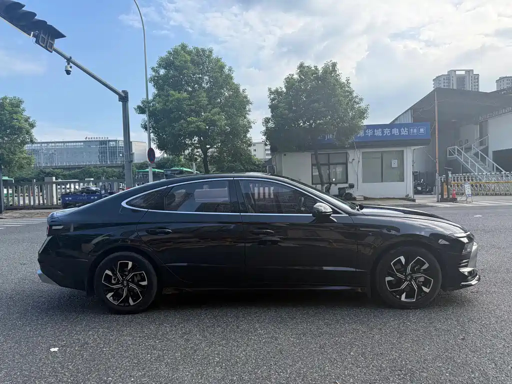 HYUNDAI SONATA 2024