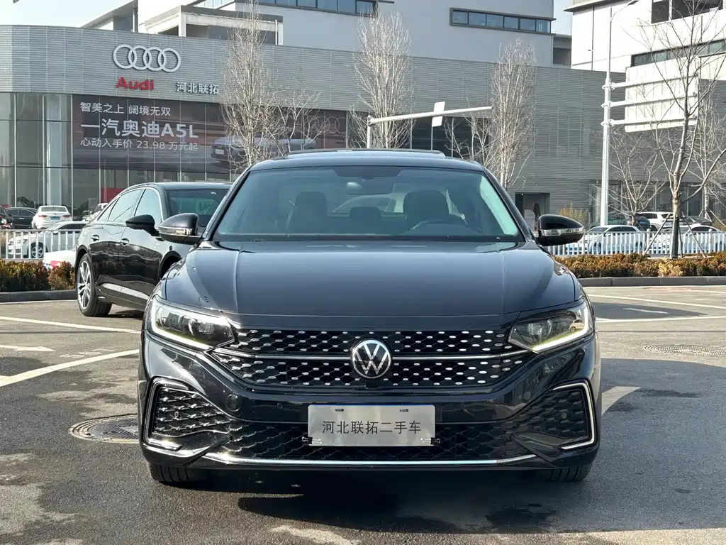 VOLKSWAGEN PASSAT 2022