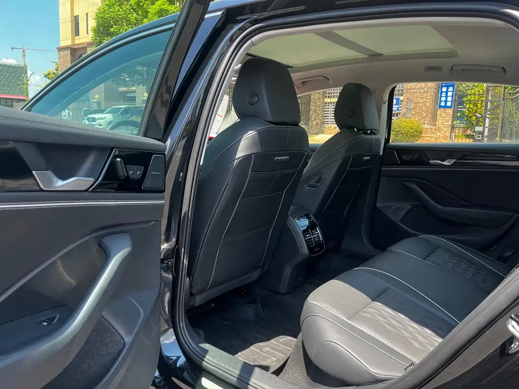 VOLKSWAGEN MAGOTAN 2024