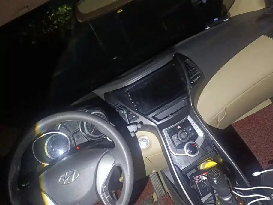 HYUNDAI ELANTRA 2014