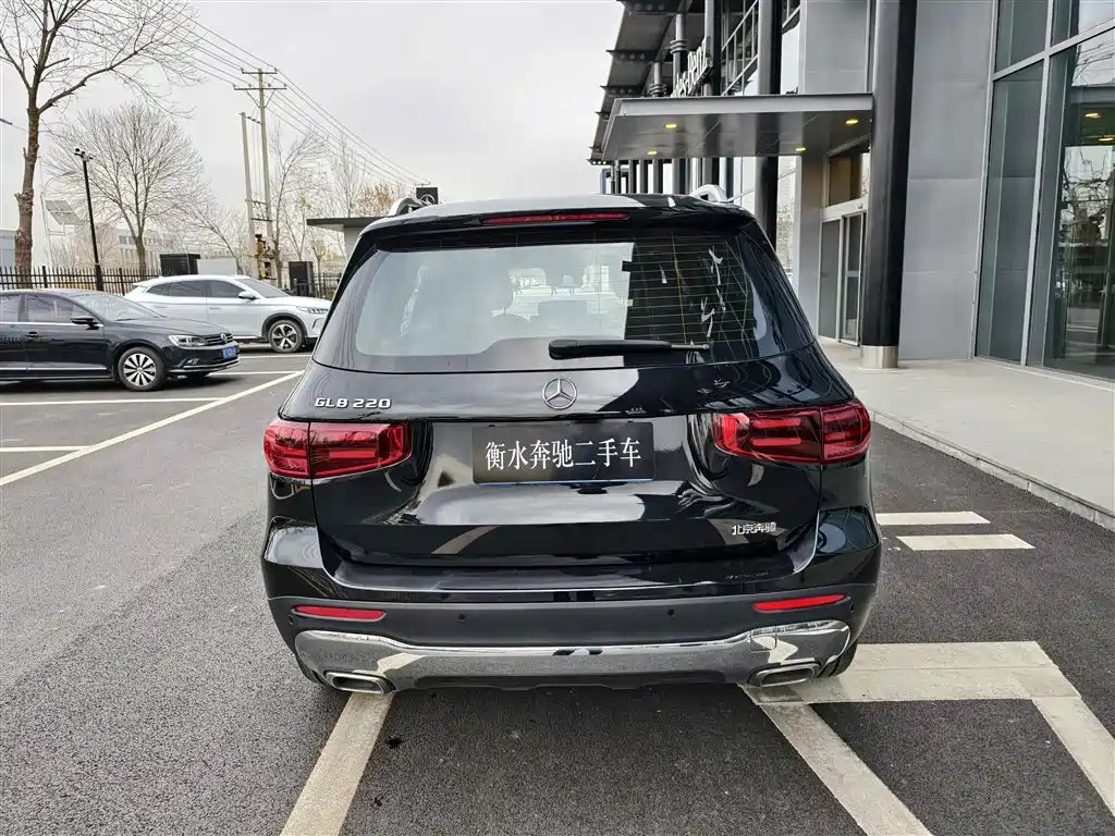MERCEDES BENZ GLB 2023