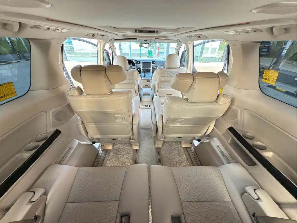 TOYOTA ALPHARD 2012
