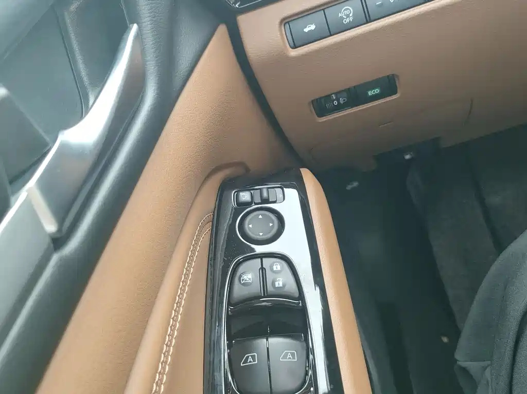 NISSAN TEANA 2023