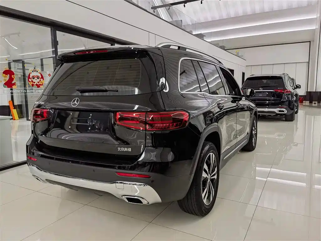 MERCEDES BENZ GLB 2025