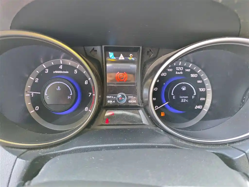 CHANGAN CS75 2016