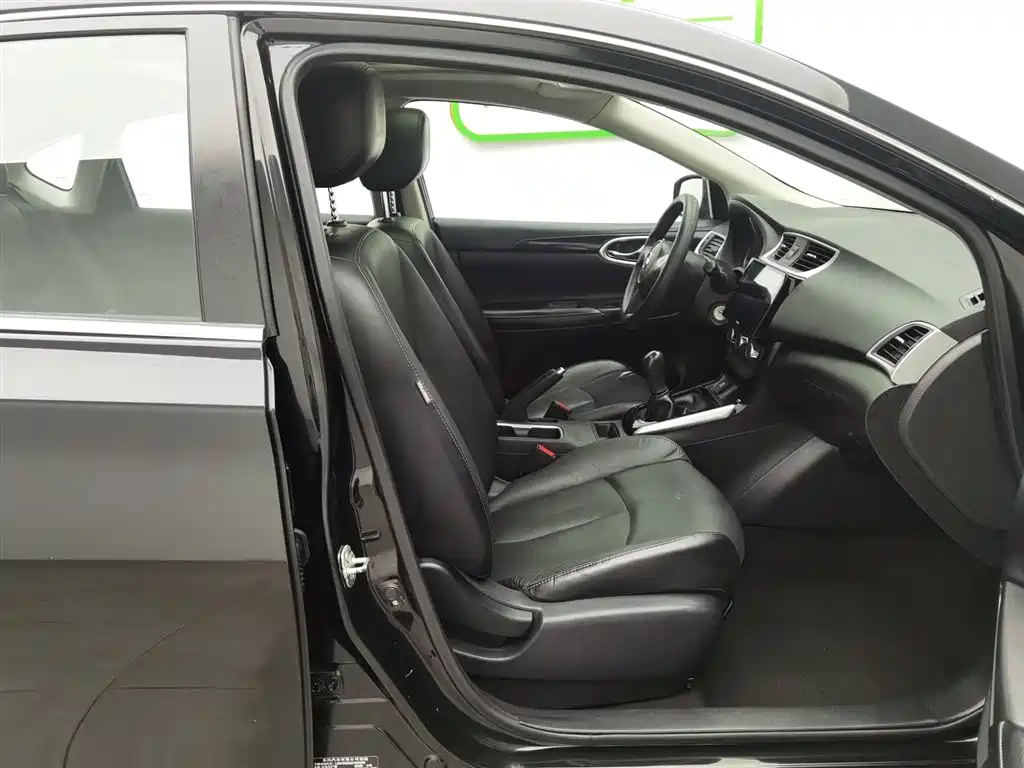 NISSAN SYLPHY 2018
