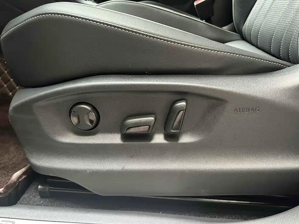 VOLKSWAGEN TIGUAN L 2024