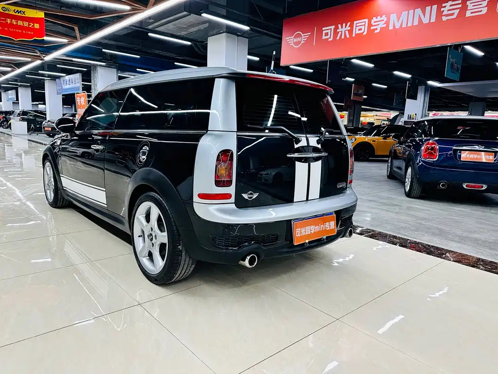 MINI CLUBMAN 2010