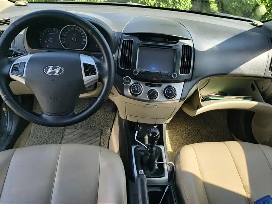 HYUNDAI CELESTA 2011