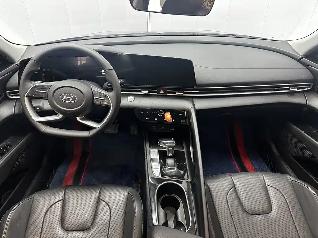 HYUNDAI ELANTRA 2022