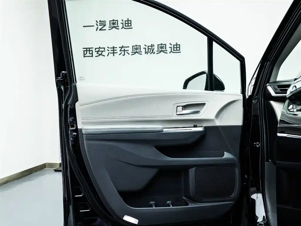 TOYOTA SIENNA SIENNA 2023