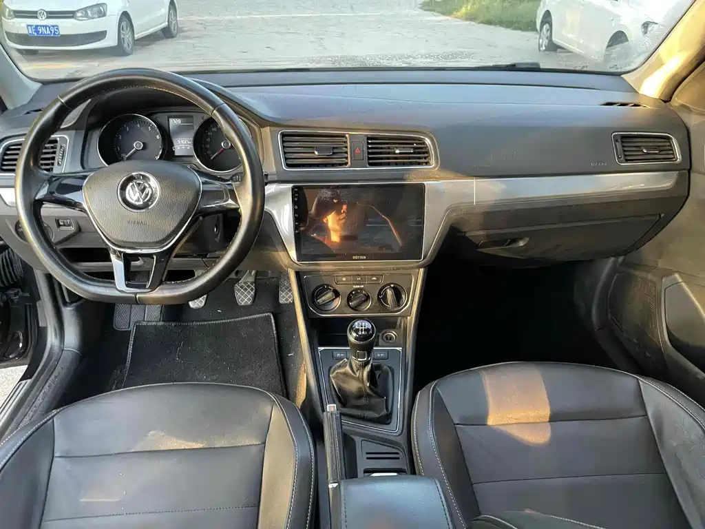 VOLKSWAGEN LAVIDA 2016