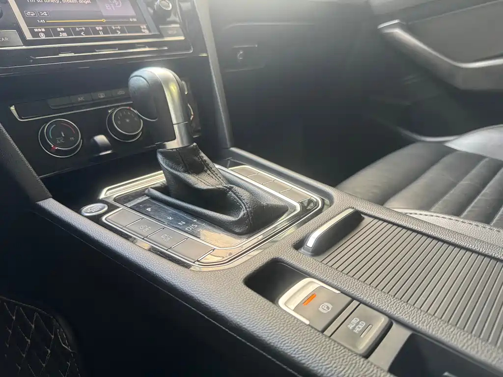 VOLKSWAGEN MAGOTAN 2017