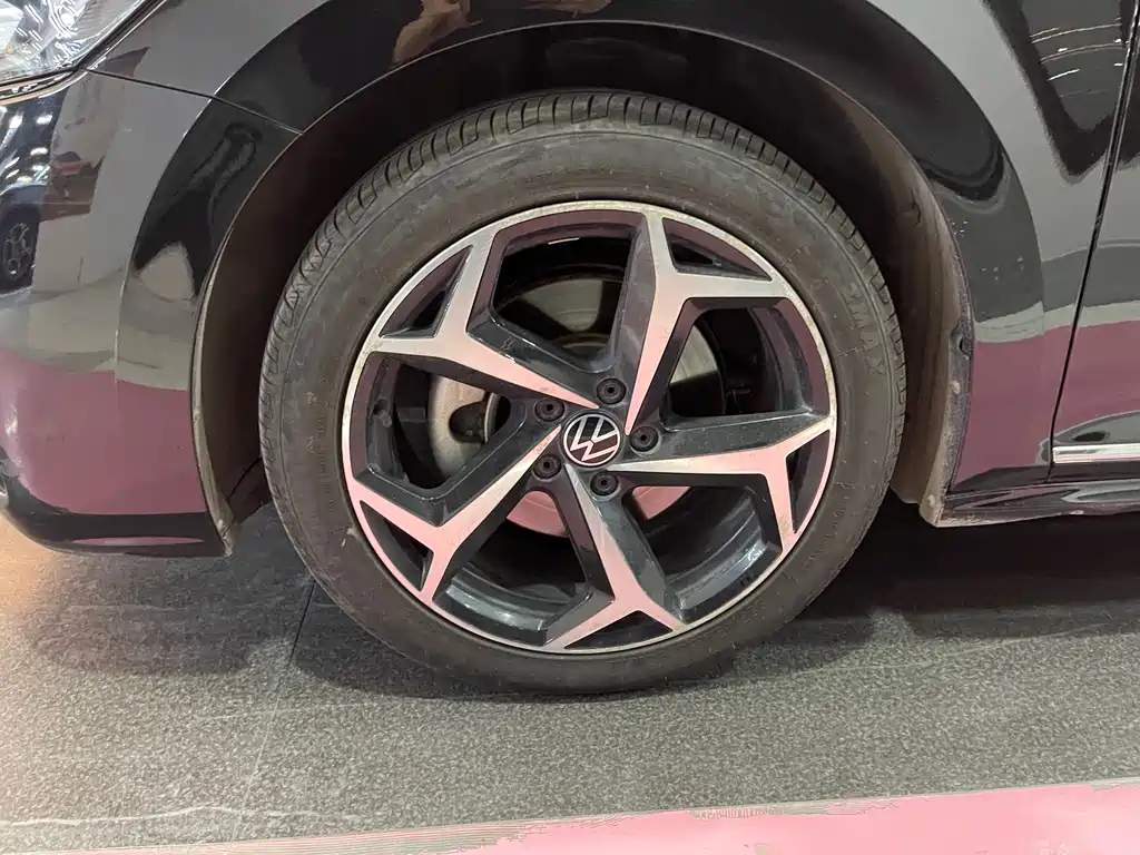 VOLKSWAGEN PASSAT 2024