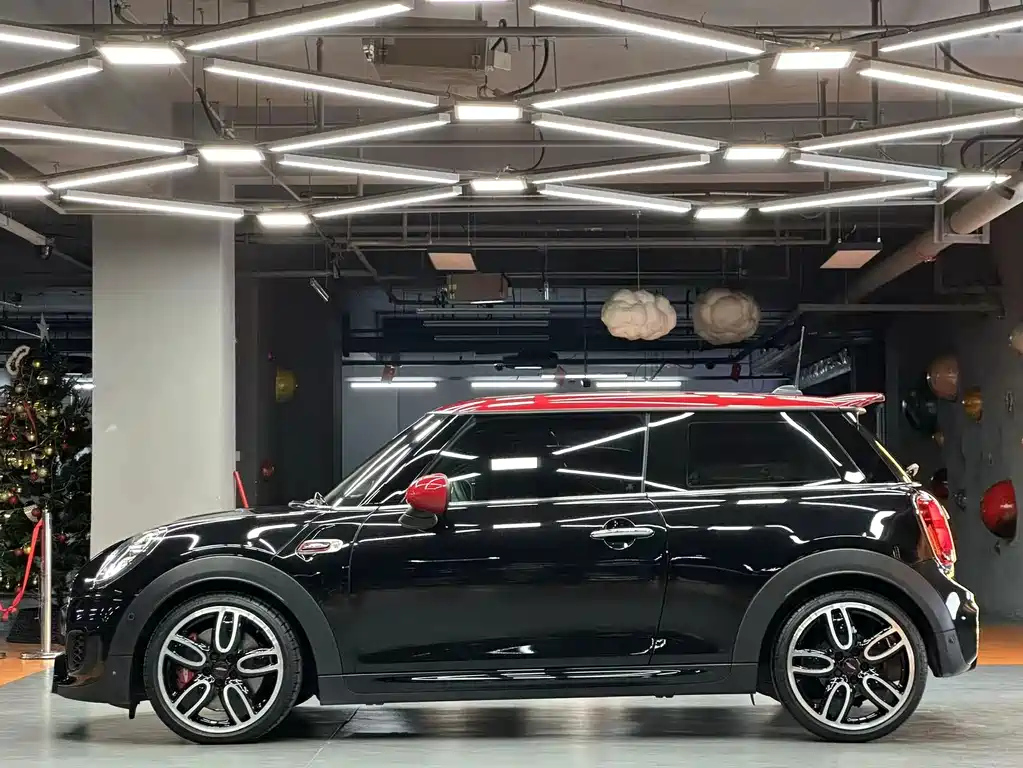 MINI JCW 2019
