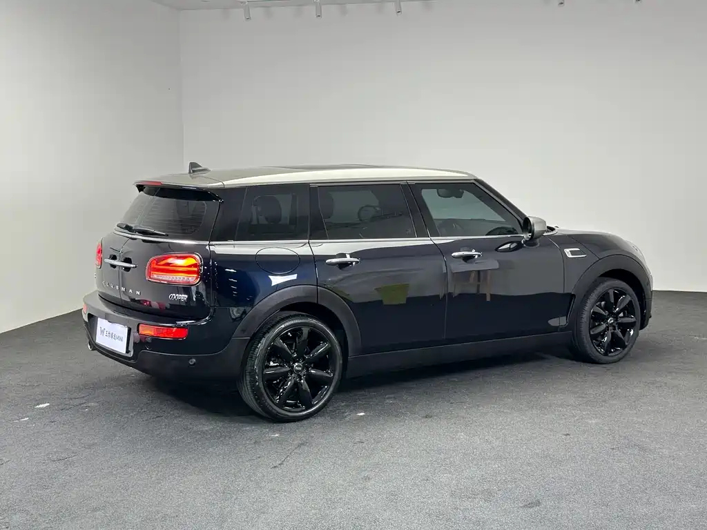MINI CLUBMAN 2023