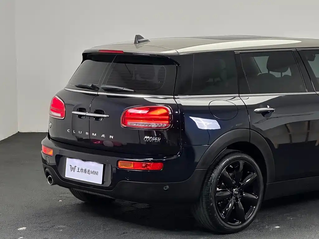 MINI CLUBMAN 2023