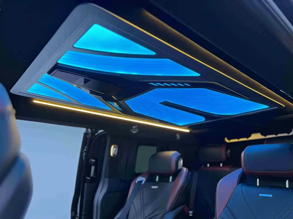FORD TOUREO 2023