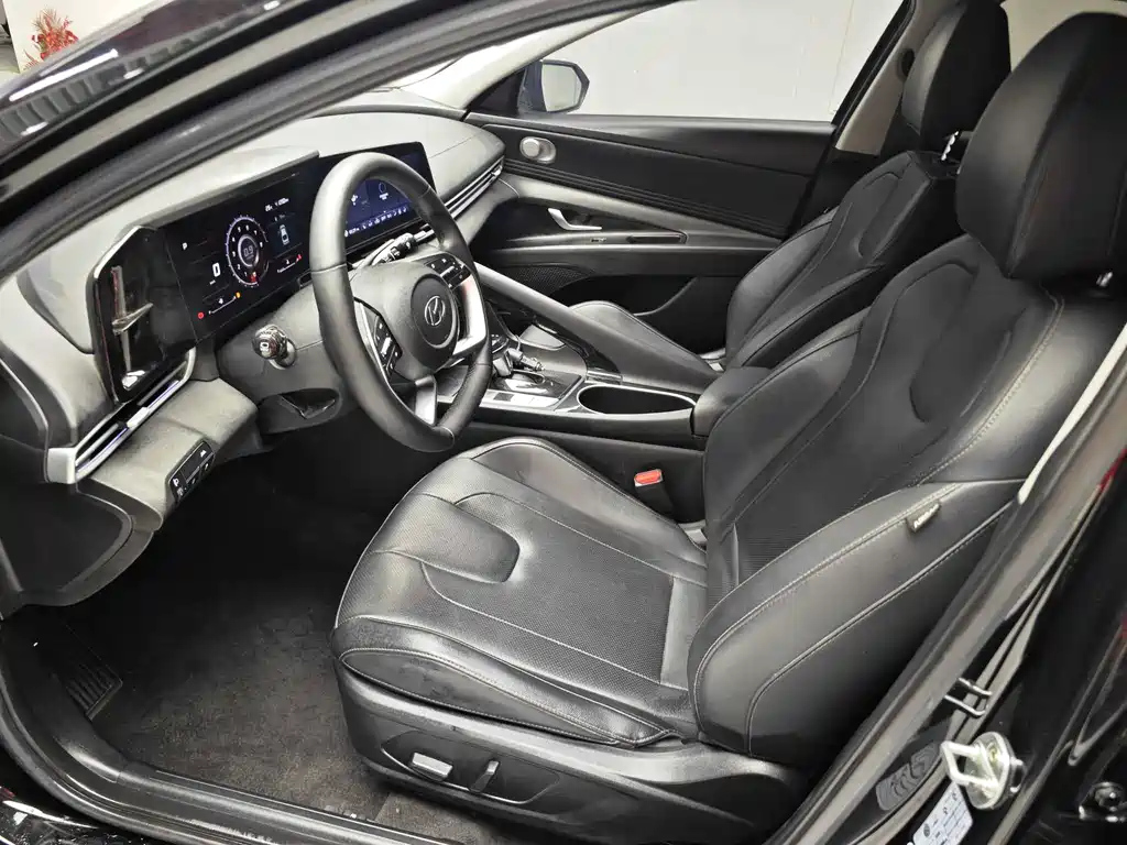 HYUNDAI ELANTRA 2022